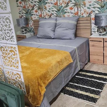 Lédenon Chez Karine - Appartement מראה חיצוני תמונה