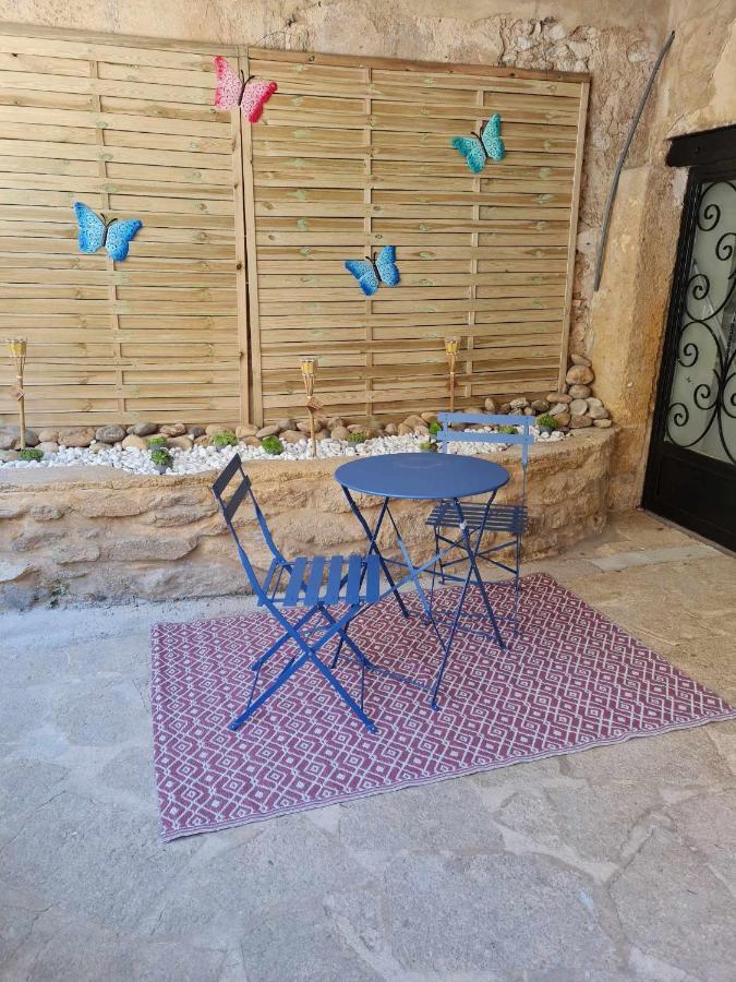 Lédenon Chez Karine - Appartement מראה חיצוני תמונה