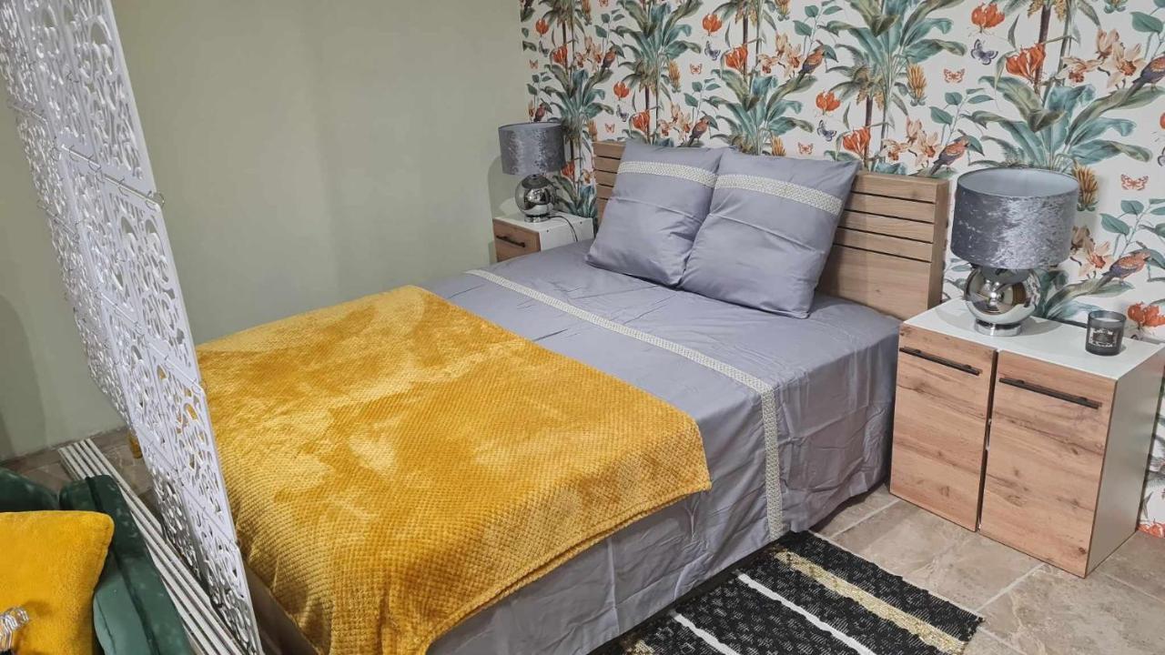 Lédenon Chez Karine - Appartement מראה חיצוני תמונה